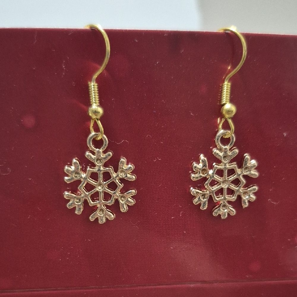 Filigree Snowflake Drop Earrings | Elegant Gold Winter Jewelry Gift Christmas